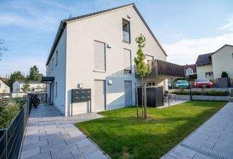 2 Zi.-DG-Wohnung mit Küche