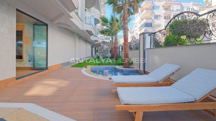Well Located Dazzling Seafront Apartments in Alanya