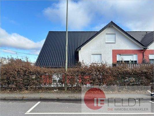 Ansicht von Osten/vom Südring auf das Haus