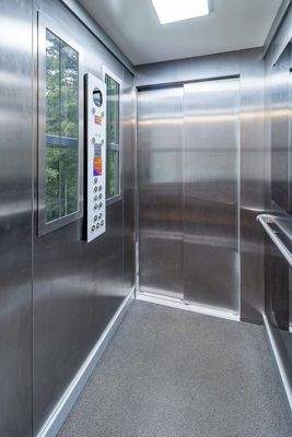 Lift mit Aussicht auf die Burg