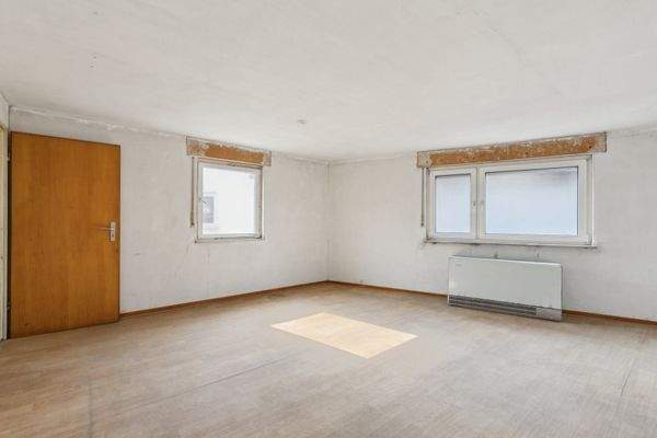 großes Zimmer im 1.OG 