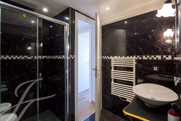 Salle de bains Acier inoxydable Carrelage