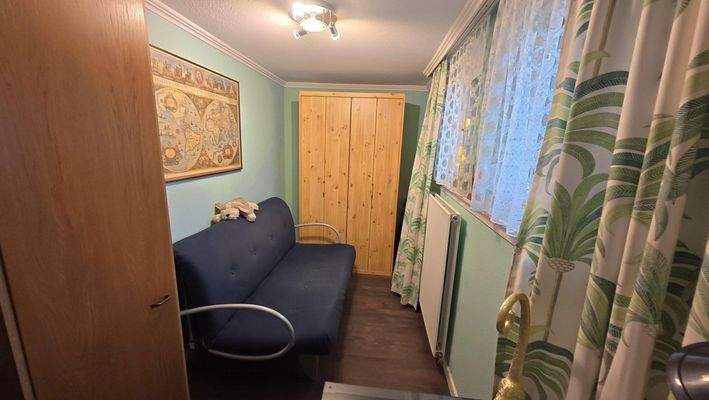 Kleines Zimmer (evtl. Büro)