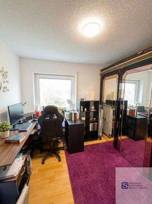 Arbeitszimmer (AI bearbeitet)