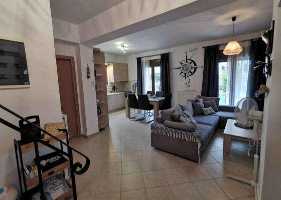 Kreta, Roumeli: Villa in kleiner Wohnanlage zu verkaufen