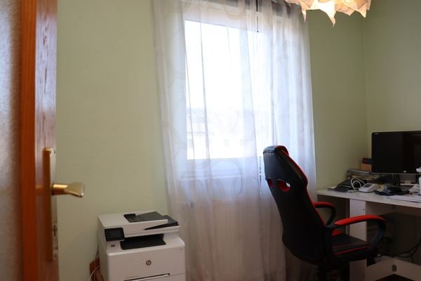 Büro oder Durchgangszimmer im Obergeschoss