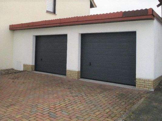 die Garage am Haus