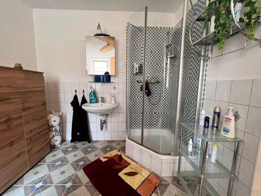 2025-3361-Badezimmer im Erdgeschoss