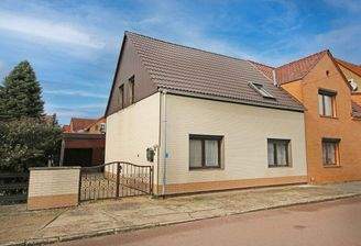 Hausansicht / Straßenseite