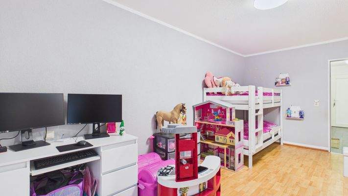 CAM04777G0-PR0044-STILL041