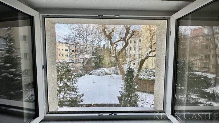 Ausblick Kueche in den Hinterhof