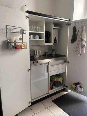 Pantryküche im Schrank