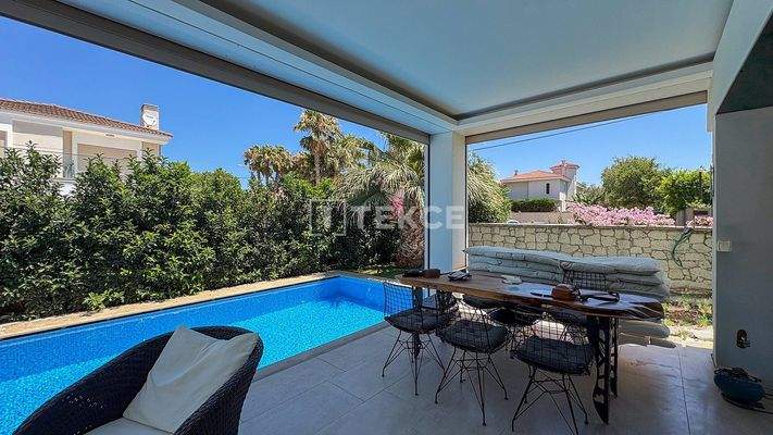 Detached Villa with Pool Close to Amenities in Alaçatı Çeşme