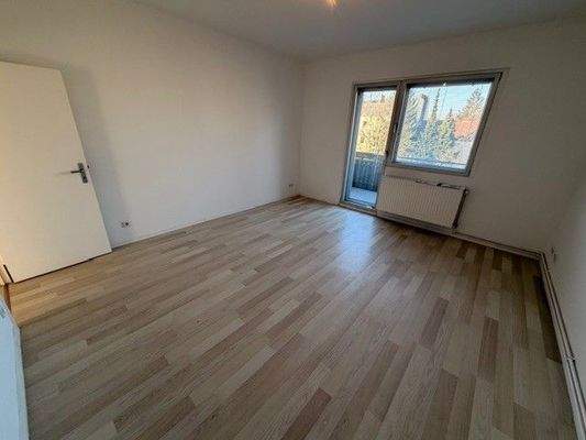 Helles leeres Zimmer