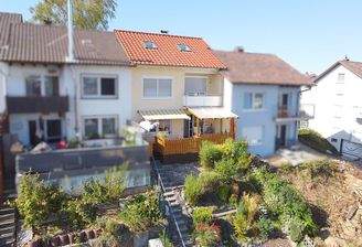 Garten mit Blick zur Terrasse