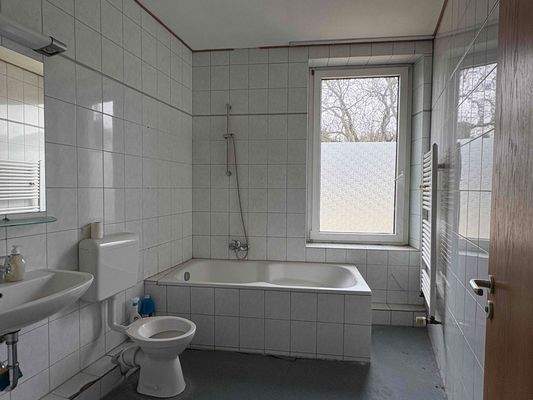 Badezimmer 1. OG links