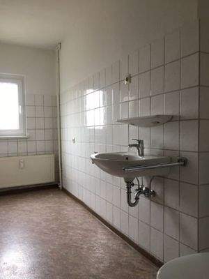 Bad (WC und Waschtisch)
