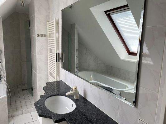 Vollbad mit Waschtisch