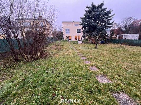 Aussenansicht mit Garten