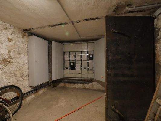  HAUSANSCHLUSSRAUM / STROMZÄHLER