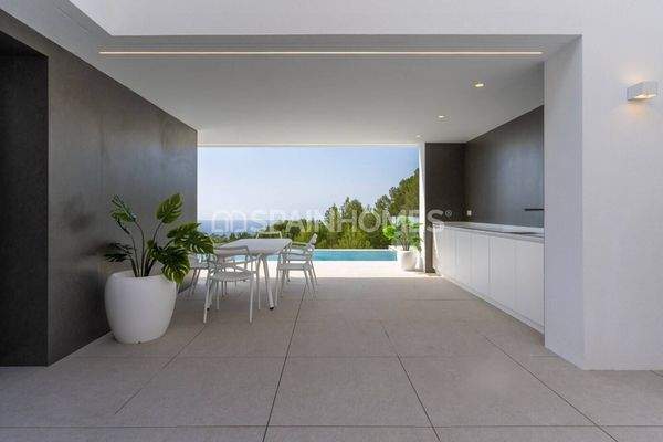 Sea View Villa in Unique Location in Altea Alicante