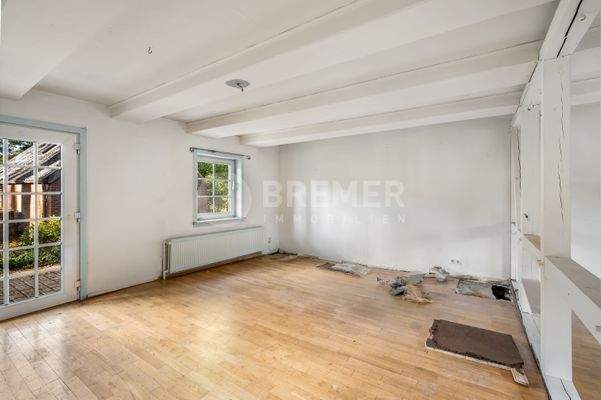 Wohnen EG, der absackede Boden wurde bereits entfernt