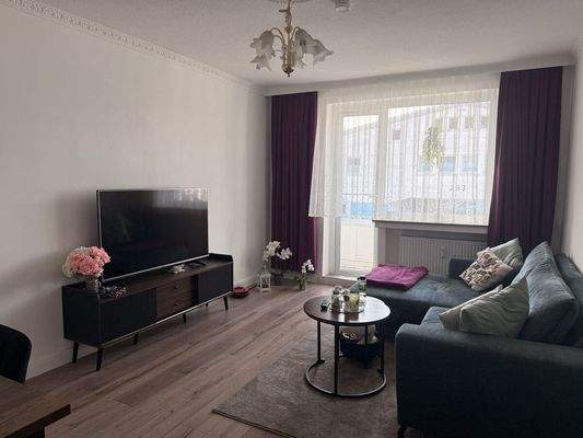 ...mit Zugang zum Balkon