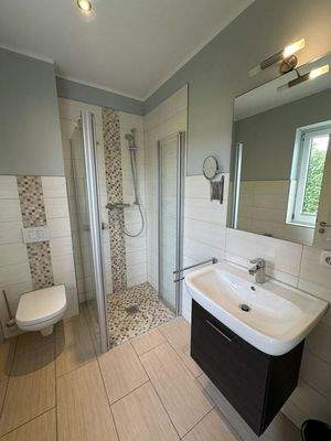 Badezimmer I im Erdgeschoss