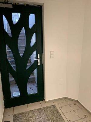 Eingang Gewerbe/Einliegerwhg.