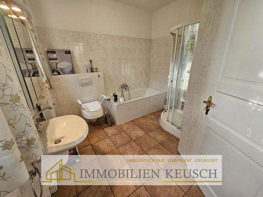 Dusch- und Wannenbad EG