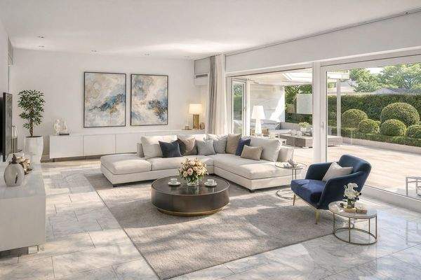 Wohnzimmer mit Gartenblick