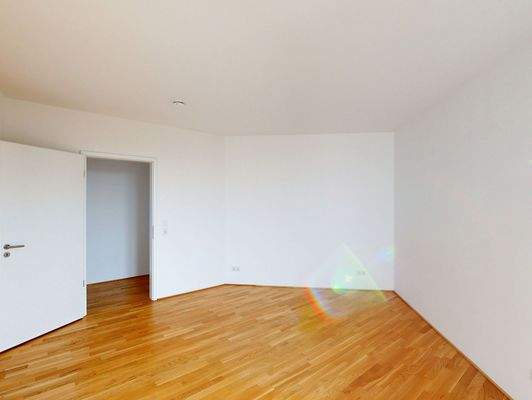 Geräumiges Schlafzimmer 2