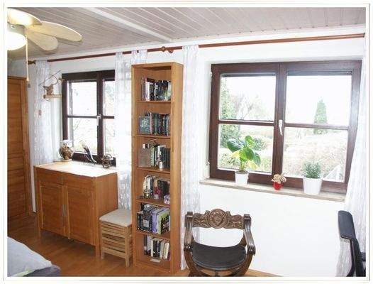 OG: Schlafzimmer zum Garten!