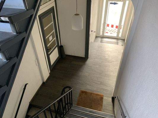 9047KC-04 gepflegtes Treppenhaus