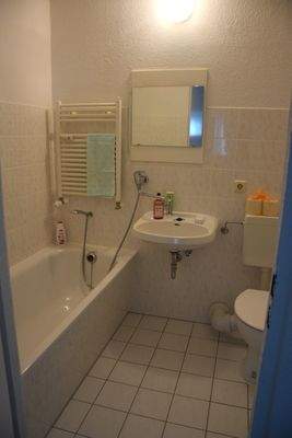 möbl. W. in 63b_Bad (2).JPG