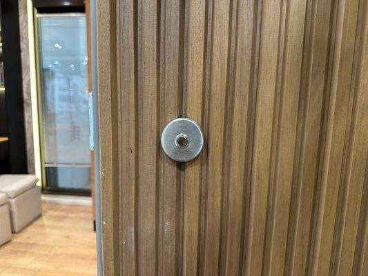 Klingel & Holzpaneele