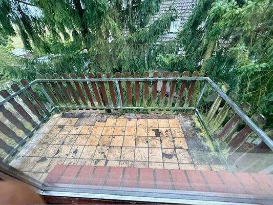 OG Wohnung re Balkon