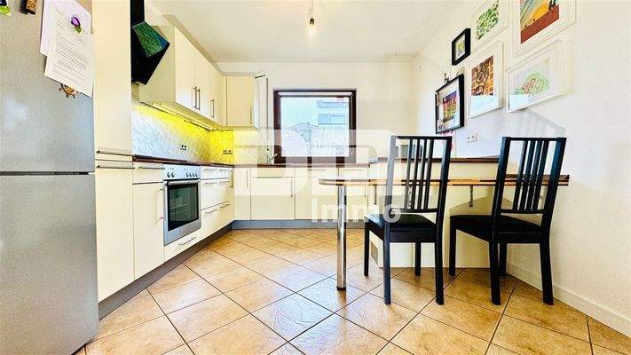 EG Küche mit Einbauküche