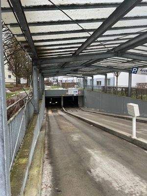 HGL0196_Einfahrt_TG.Platz