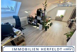 Lichtdurchflutetes Wohnzimmer