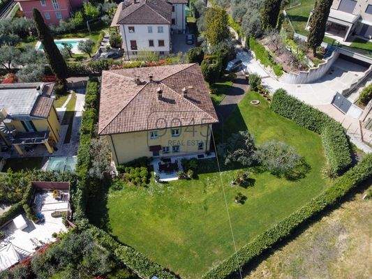 Exklusives Villenanwesen mit Seeblick in Garda - Gardasee
