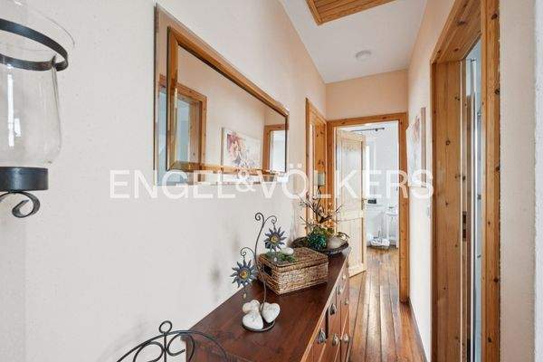 Flur OG mit Holzdielen