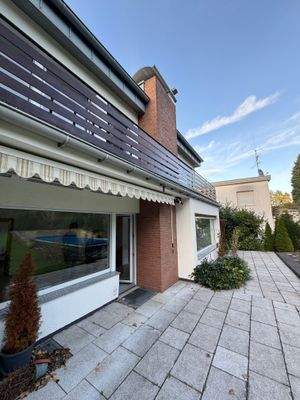 Terrasse Balkone Hausrücks. mit Markiese.JPG