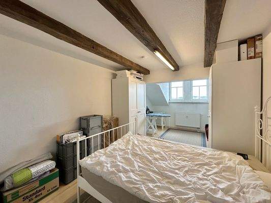 Gemütliches Schlafzimmer mit offenem Grundriss