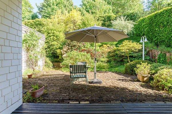 geschützte Terrasse