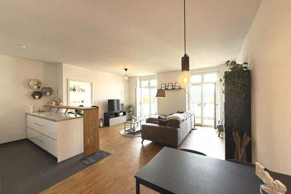 Wohn-/Essbereich mit offener Küche