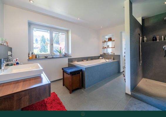 Badezimmer (OG; WE 1)