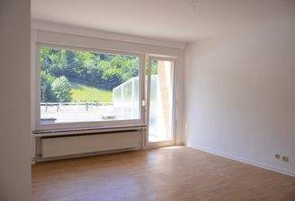 Wohnzimmer mit Terrassenzugang