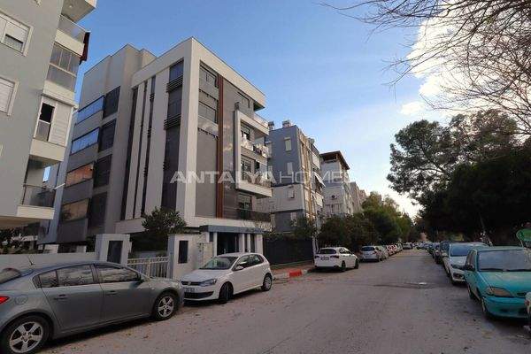 Apartment Near the Sea and Airport in Antalya Muratpasa