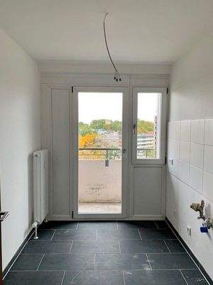 Küche mit Loggia (1).jpg